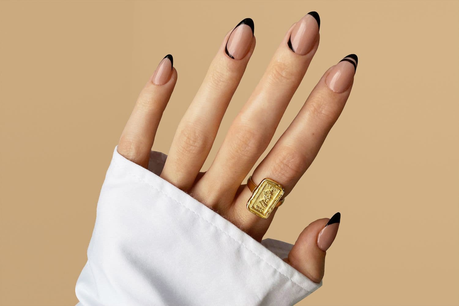 Strong and Elegant Nail Extensions for Daily Wear